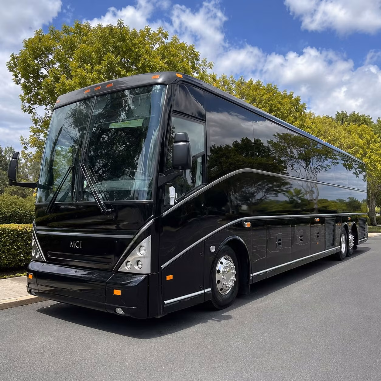 kissimmeecharterbus com can match your kissimmee group with the right bus for any show